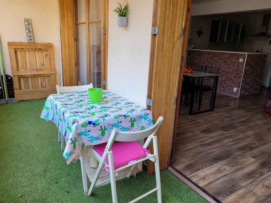 Apartmán Au Calme, 200M Du Centre T2 Avec Balcon Et Parking Cassis Exteriér fotografie